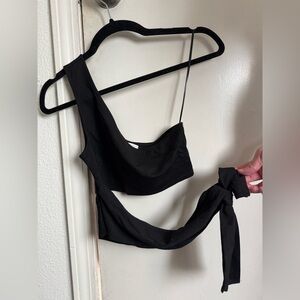 One shoulder crop top